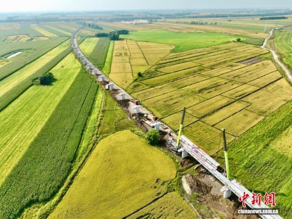 卓盛国际 中欧班列通道口岸段最长桥架梁